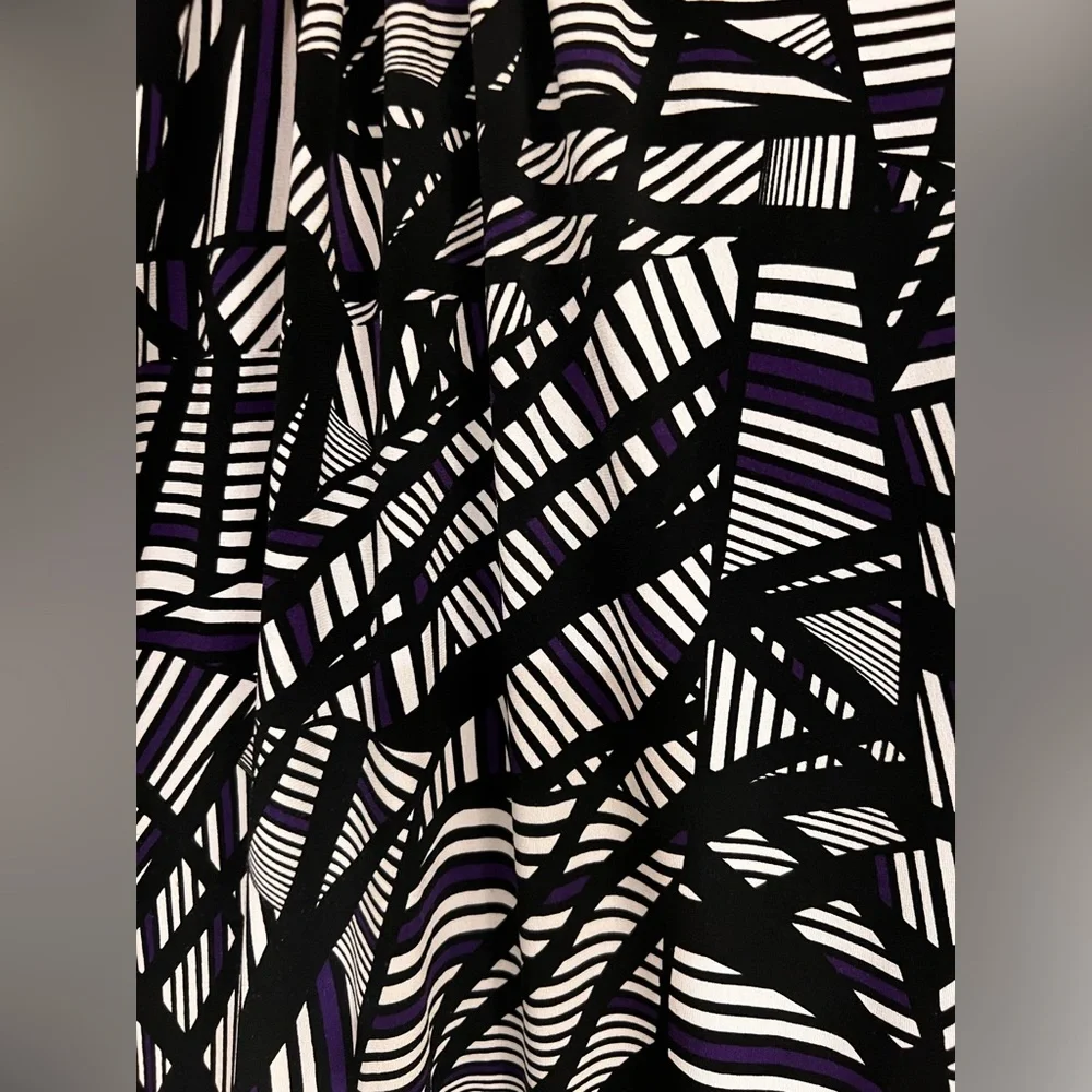 Patterned Blouse - Picture 4 of 4